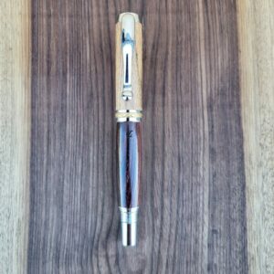 Stylo-plume Barbadás, hêtre échauffé / bois de violette