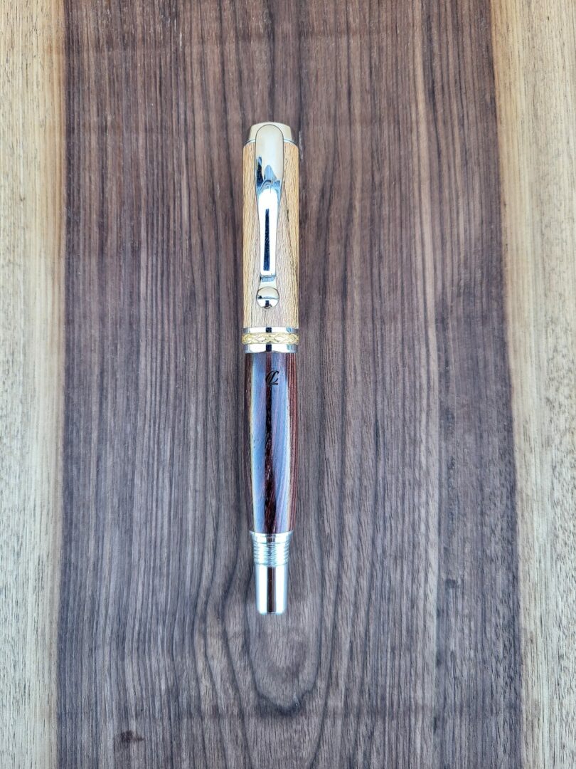 Stylo-plume Barbadás, hêtre échauffé / bois de violette 1 Stylo-plume Barbadás, hêtre échauffé / bois de violette