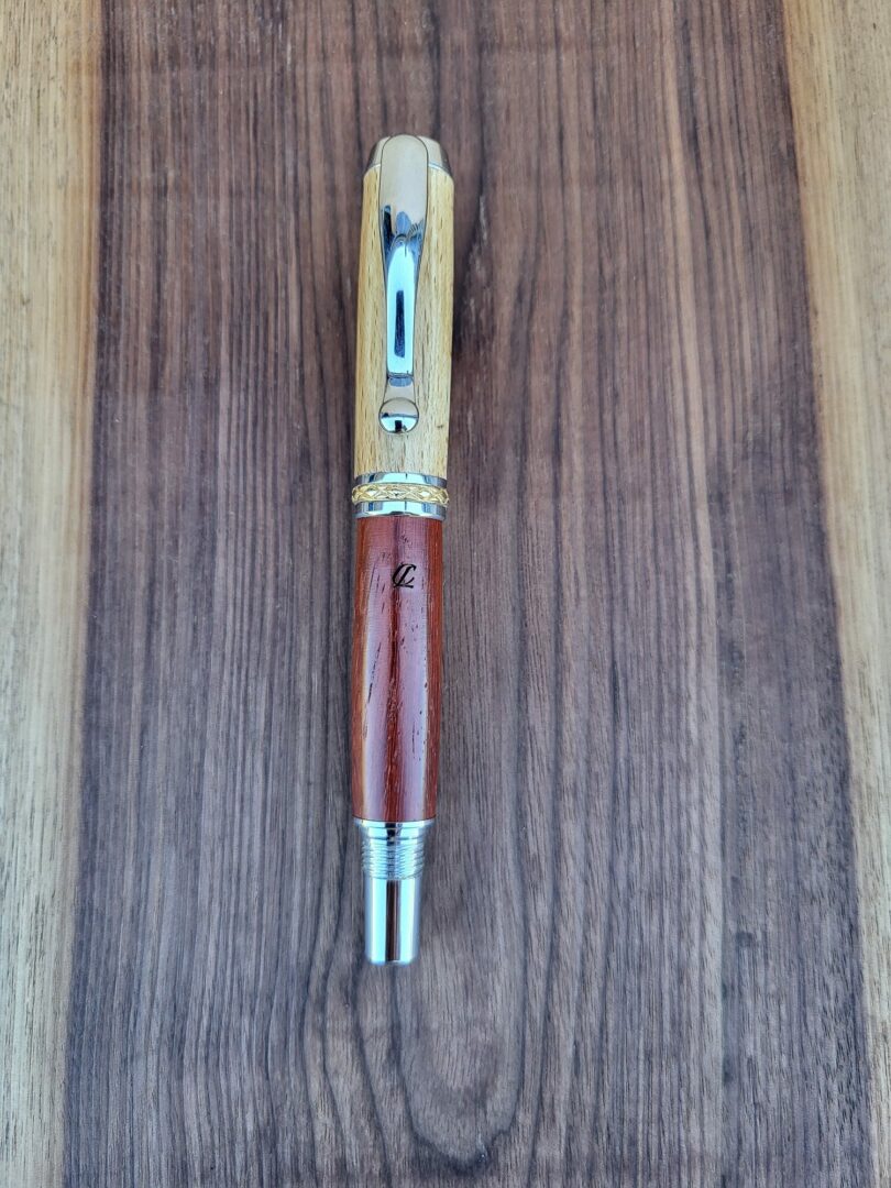 Stylo-plume Barbadás, hêtre échauffé / padouk 1 Stylo-plume Barbadás, hêtre échauffé / padouk