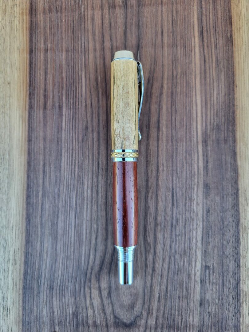 Stylo-plume Barbadás, hêtre échauffé / padouk 3 Stylo-plume Barbadás, hêtre échauffé / padouk – Image 3