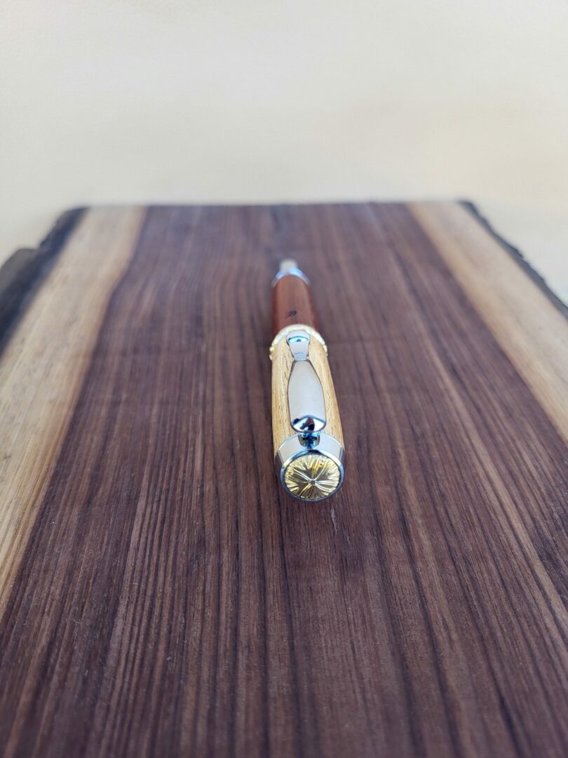 Stylo-plume Barbadás, hêtre échauffé / padouk 4 Stylo-plume Barbadás, hêtre échauffé / padouk – Image 4