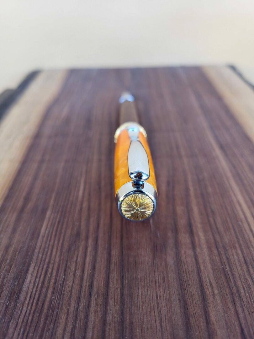 Stylo-plume Barbadás, résine orange / cocobolo 5 Stylo-plume Barbadás, résine orange / cocobolo – Image 5