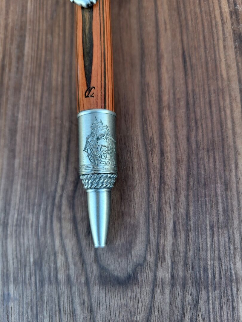 Stylo-bille Vigo, bois lamellé de cocobolo 4 Stylo-bille Vigo, bois lamellé de cocobolo – Image 4