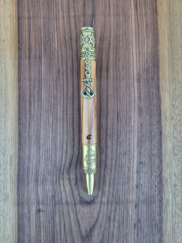 Stylo-bille Vigo, pin géant des Philippines, padouk, loupe de frêne