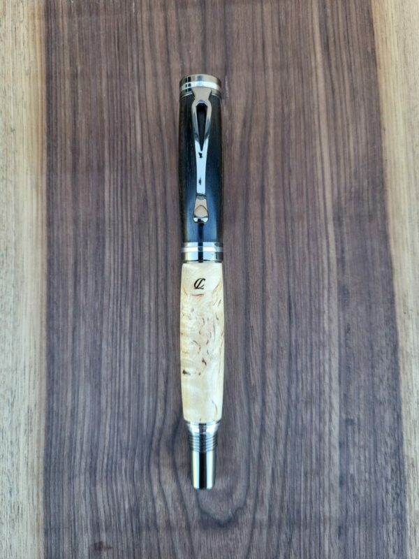 Stylo-plume Vilar, ébène et bouleau madré de Carélie