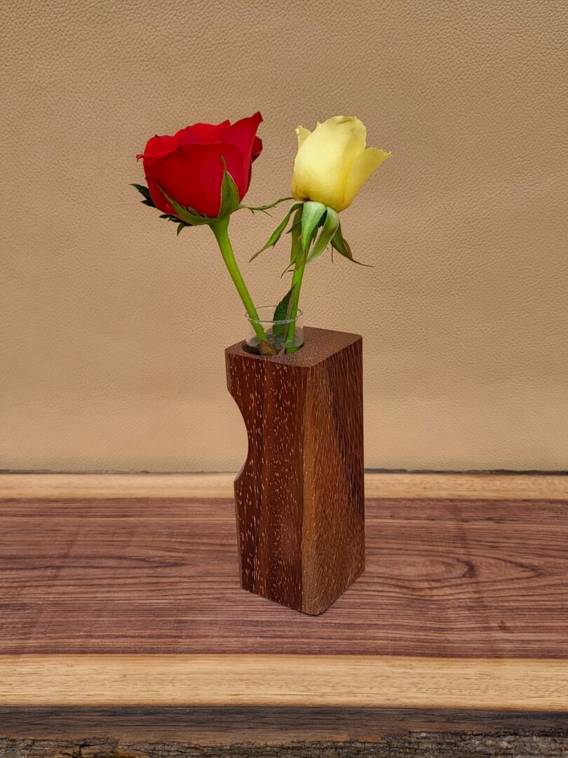 Soliflore ajouré en azobé – motif amande 2 Soliflore ajouré en azobé – motif amande – Image 2