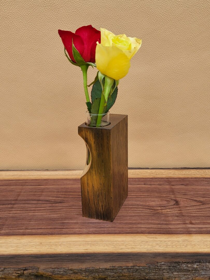 Soliflore ajouré en chêne ébonisé – motif amande 2 Soliflore ajouré en chêne ébonisé – motif amande – Image 2