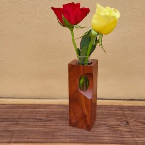 Soliflore ajouré en movingui – motif amande