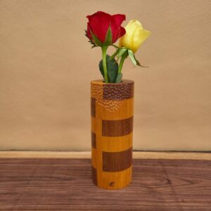 Soliflore cylindrique en badi et sipo texturé